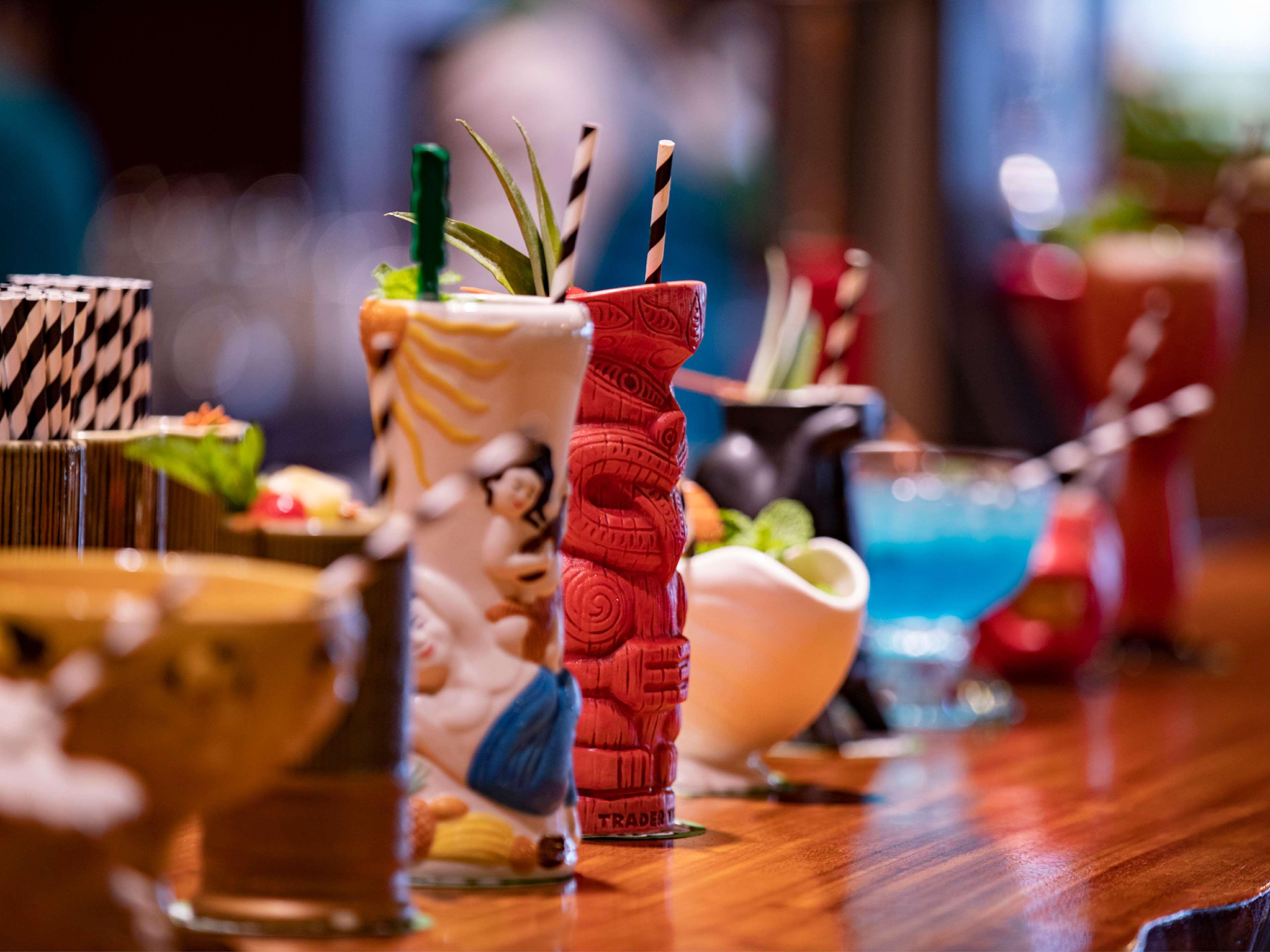 Hilton Dubai Palm Jumeirah Esterno foto A tiki drink